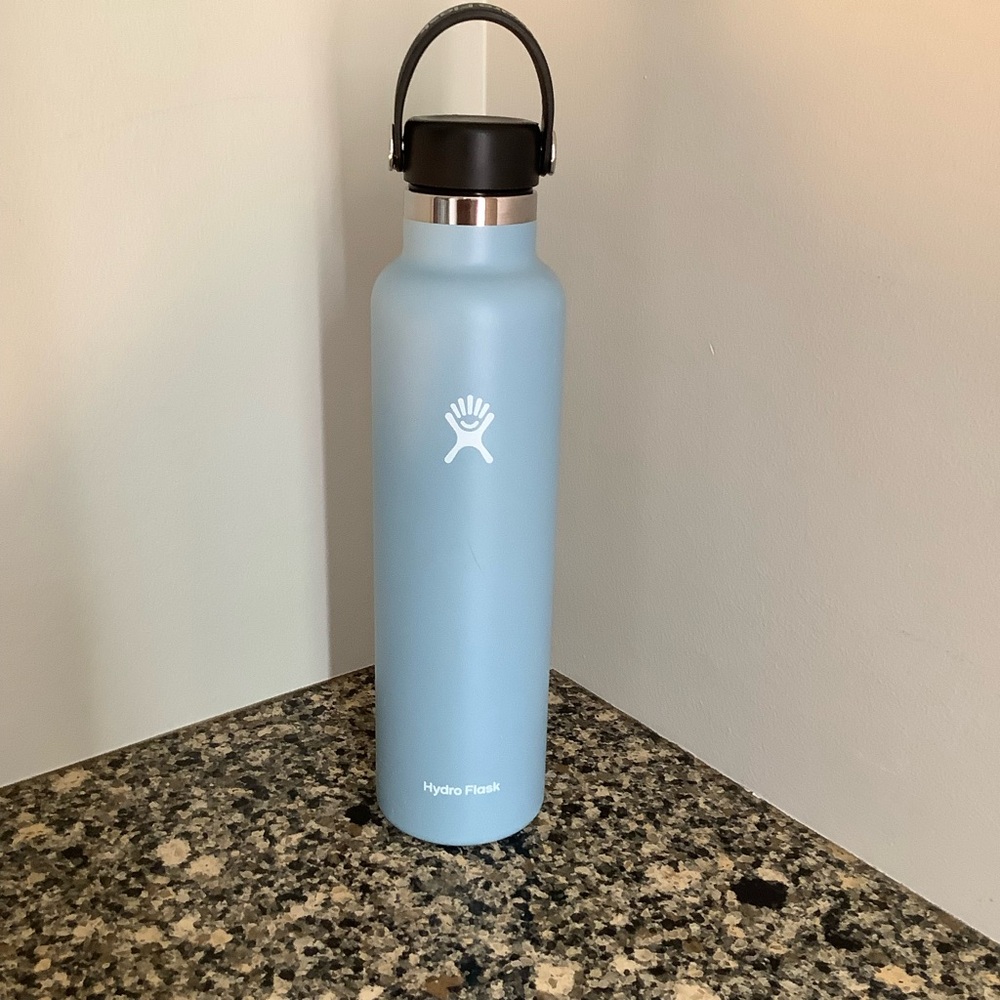 Hydro Flask Sky Blue Bottle with Handle 24 oz